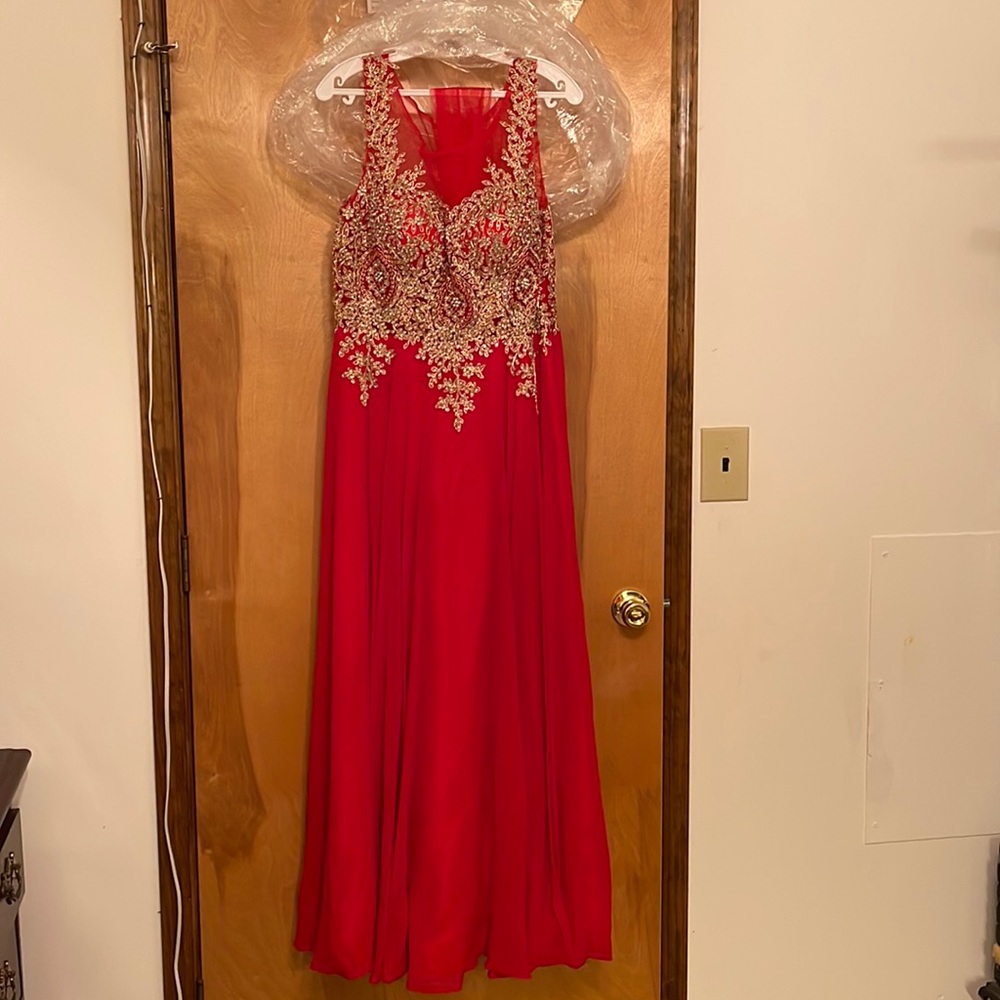 Dancing Queen - 9191 Lace Appliqued Chiffon Prom Dress
